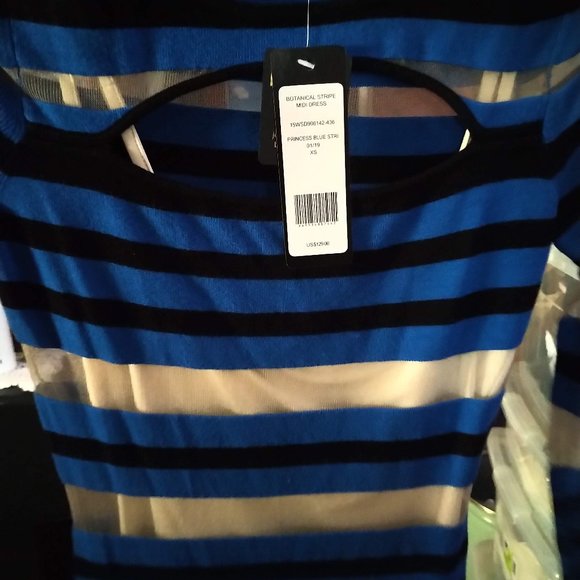 BEBE botanical stripe midi dress - Picture 3 of 6